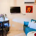 Casa de Férias Urban Living, Minicasa Nomad - Kalamata's Hideaway