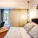 Urban Living, Minicasa Nomad - Kalamata's Hideaway * Akovitika