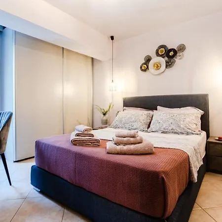 בית נופש Urban Living, Minicasa Nomad - Kalamata's Hideaway