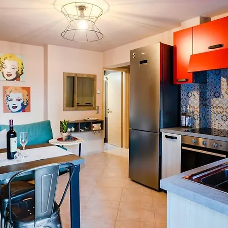 Urban Living, Minicasa Nomad - Kalamata's Hideaway