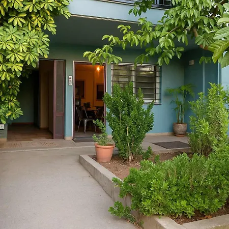 Ferienhaus Urban Living, Minicasa Nomad - Kalamata's Hideaway