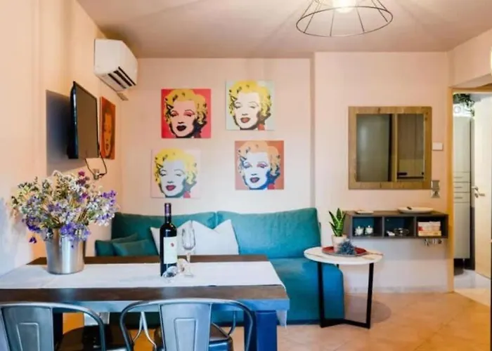 Urban Living, Minicasa Nomad - Kalamata's Hideaway * Akovítika