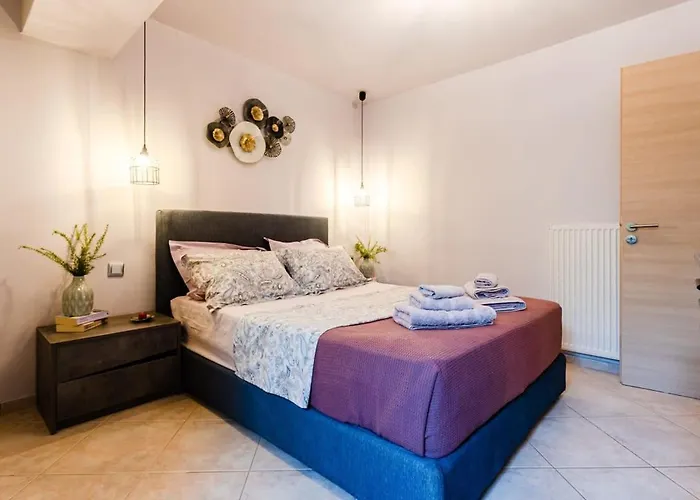 Urban Living, Minicasa Nomad - Kalamata's Hideaway *