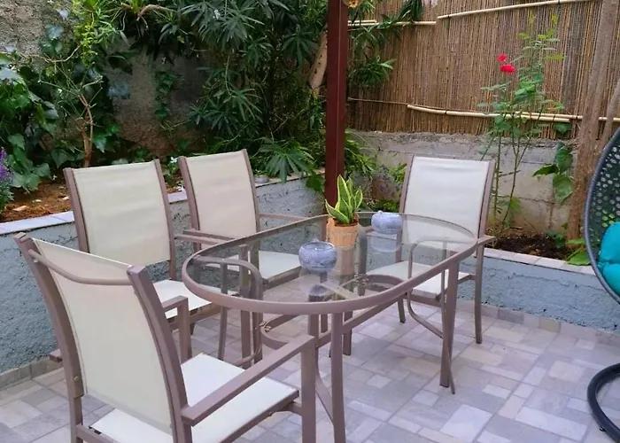 Urban Living, Minicasa Nomad - Kalamata's Hideaway Akovítika