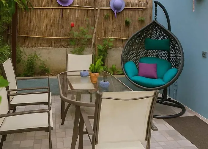 Urban Living, Minicasa Nomad - Kalamata's Hideaway Feriehus *